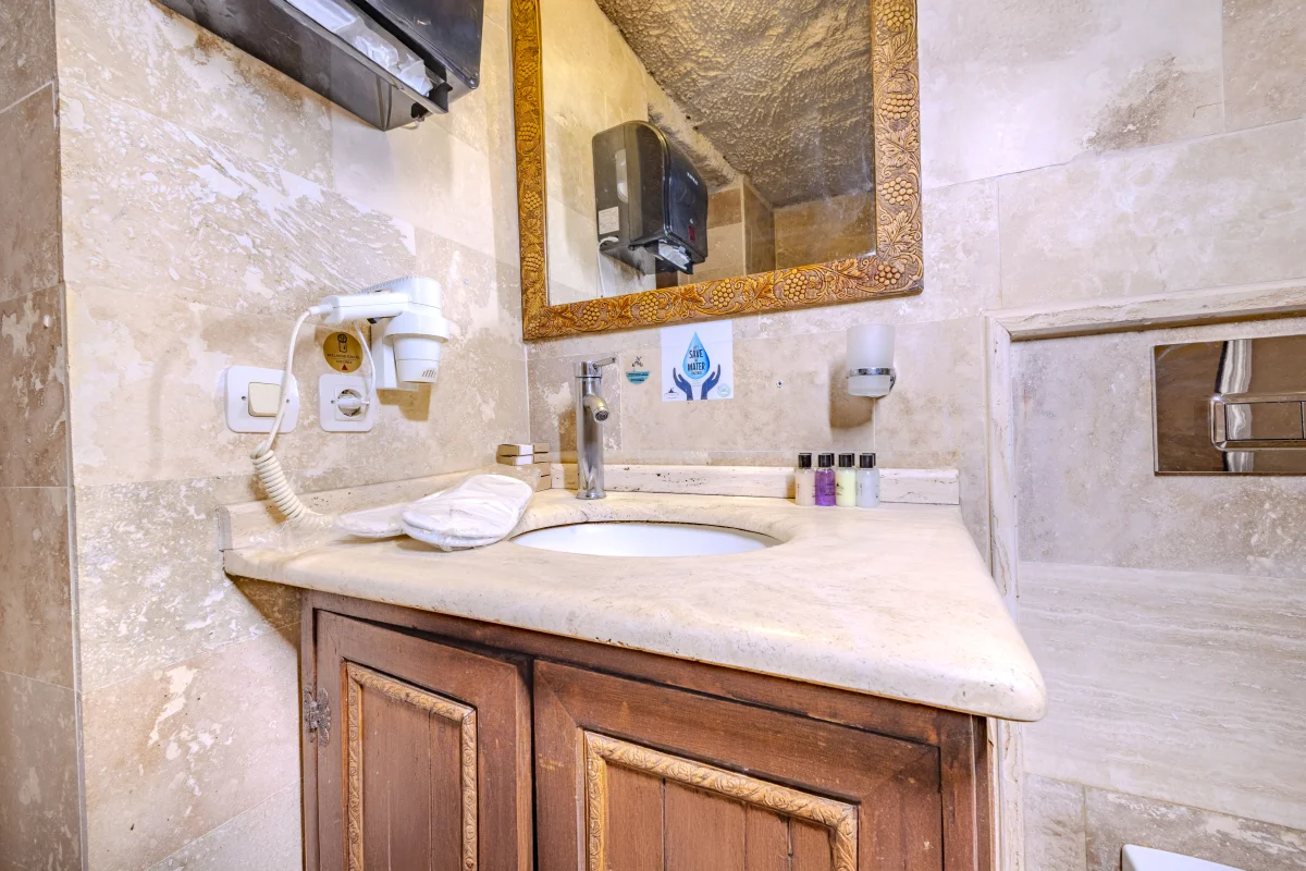 118 Junior Mağara Odası